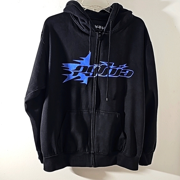 Pytha mens size medium black hoodie. Zipp up with pockets. Good used condition. - Picture 1 of 5